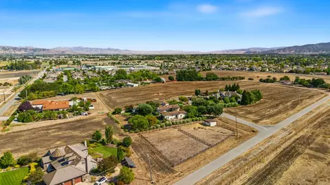 View/Area - 10095 Pomo Pl, Gilroy, CA 95020 photo 6 of 6