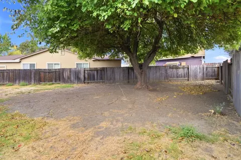 Exterior - 2338 Bobwhite Ct, Fairfield, CA 94533 photo 7 of 8