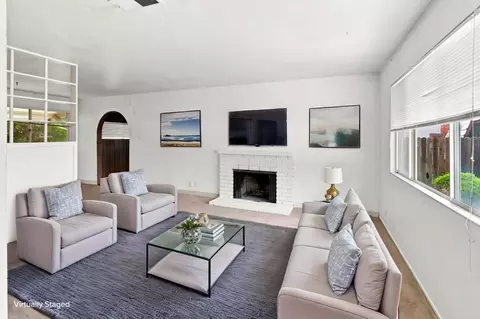 Living - 2338 Bobwhite Ct, Fairfield, CA 94533 photo 2 of 6
