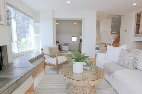 Living - 460 Lake Ave, Santa Cruz, CA 95062 photo 4 of 14
