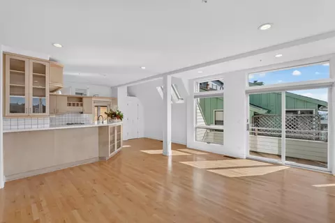Living - 460 Lake Ave, Santa Cruz, CA 95062 photo 13 of 14