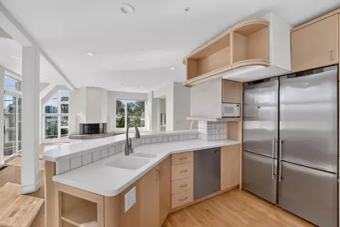 Kitchen - 460 Lake Ave, Santa Cruz, CA 95062 photo 7 of 10