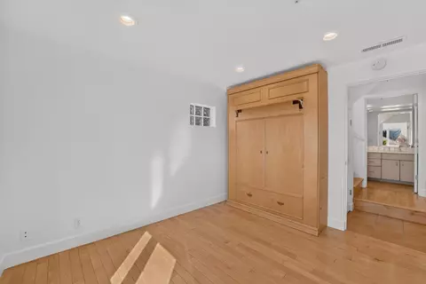 Bedroom - 460 Lake Ave, Santa Cruz, CA 95062 photo 6 of 6