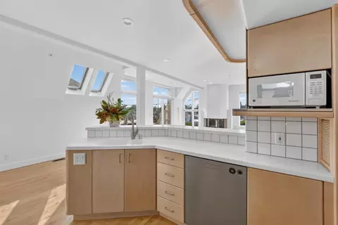 Kitchen - 460 Lake Ave, Santa Cruz, CA 95062 photo 6 of 10