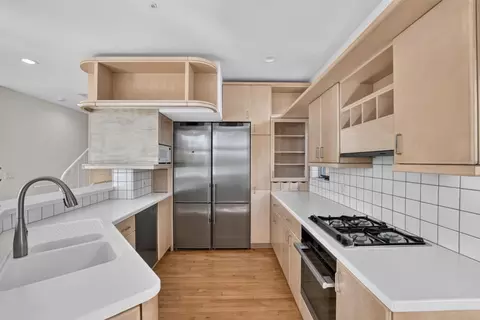 Kitchen - 460 Lake Ave, Santa Cruz, CA 95062 photo 3 of 10