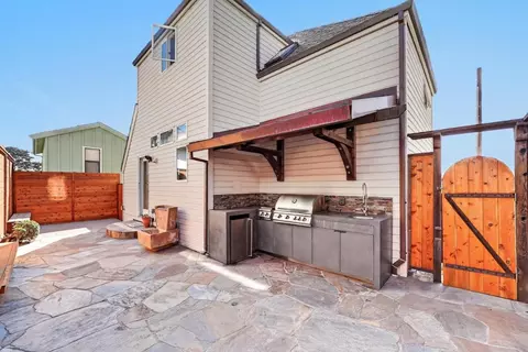 Exterior - 460 Lake Ave, Santa Cruz, CA 95062 photo 5 of 6