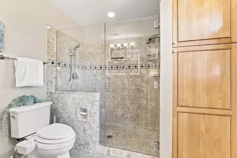 Bath - 229 Spring Valley Ln, Milpitas, CA 95035 photo 2 of 4