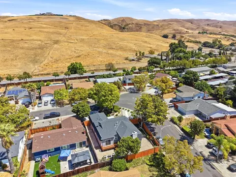 View/Area - 229 Spring Valley Ln, Milpitas, CA 95035 photo 2 of 9