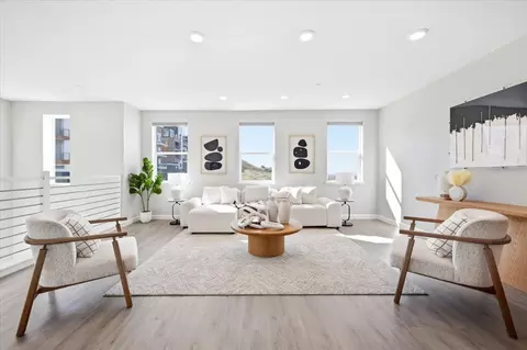 337 Llano De Los Robles Ave 7, San Jose, CA 95136