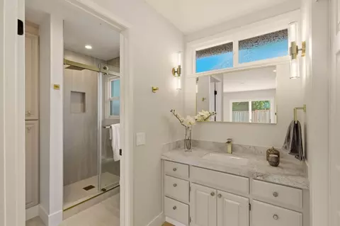 Bath - 35515 Collier Pl, Fremont, CA 94536 photo 1 of 3