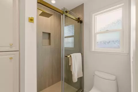 Bath - 35515 Collier Pl, Fremont, CA 94536 photo 2 of 3