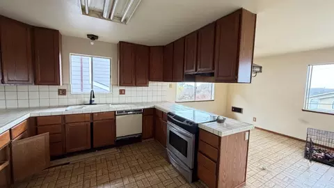 930 Ferdinand Ave, El Granada, CA 94018 photo 5