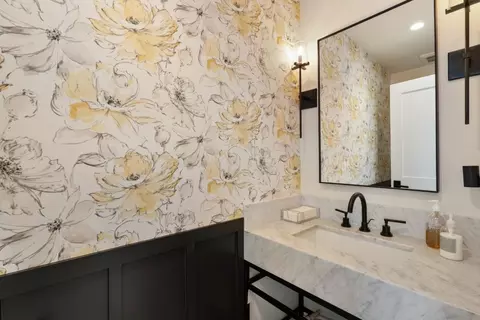 Bath - 145 Coy Dr, Watsonville, CA 95076 photo 1 of 10