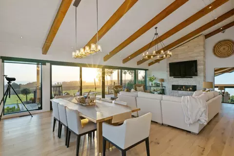 Dining - 145 Coy Dr, Watsonville, CA 95076 photo 3 of 4