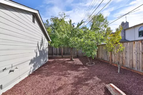 Exterior - 10815 Estates Dr, Cupertino, CA 95014 photo 6 of 6