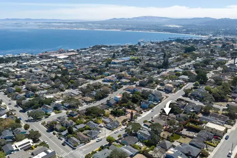 View/Area - 835 Pine St, Monterey, CA 93940 photo 4 of 4