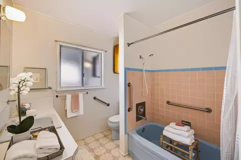 Bath - 835 Pine St, Monterey, CA 93940 photo 1 of 1