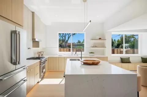 Kitchen - 202 Thompson Ave, Mountain View, CA 94043 photo 3 of 9