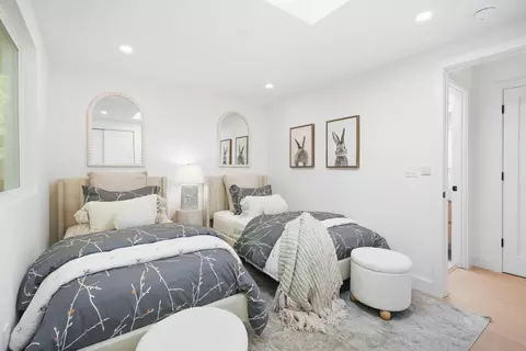 Bedroom - 202 Thompson Ave, Mountain View, CA 94043 photo 14 of 14