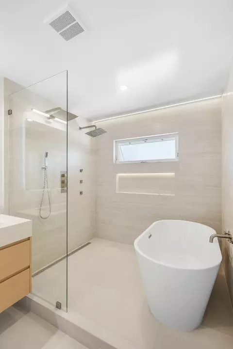 Bath - 202 Thompson Ave, Mountain View, CA 94043 photo 5 of 10