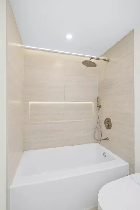 Bath - 202 Thompson Ave, Mountain View, CA 94043 photo 10 of 10