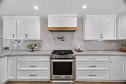 Kitchen - 23007 Espada Dr, Salinas, CA 93908 photo 3 of 5