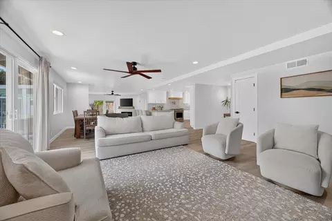 Living - 23007 Espada Dr, Salinas, CA 93908 photo 2 of 4