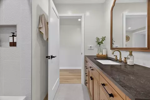 Bath - 23007 Espada Dr, Salinas, CA 93908 photo 7 of 7