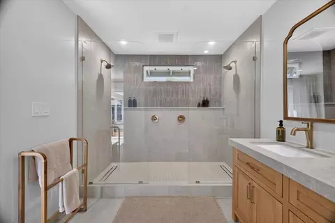 Bath - 23007 Espada Dr, Salinas, CA 93908 photo 2 of 7