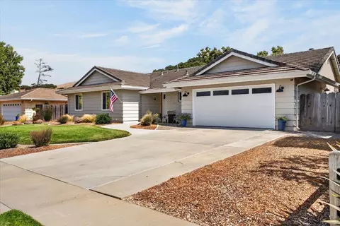 Exterior - 23007 Espada Dr, Salinas, CA 93908 photo 5 of 12