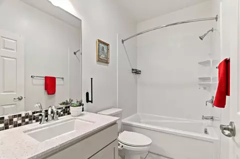 Bath - 1542 Bleecker St, Milpitas, CA 95035 photo 2 of 3