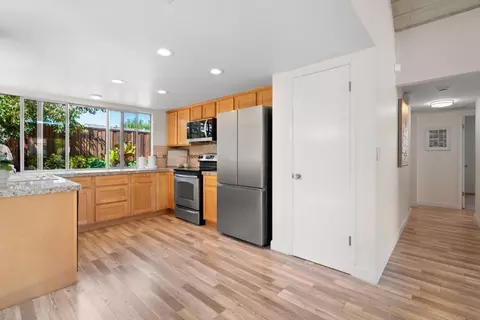 Kitchen - 6053 Thurber Ln, Santa Cruz, CA 95065 photo 2 of 5