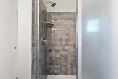 Bath - 6053 Thurber Ln, Santa Cruz, CA 95065 photo 2 of 3