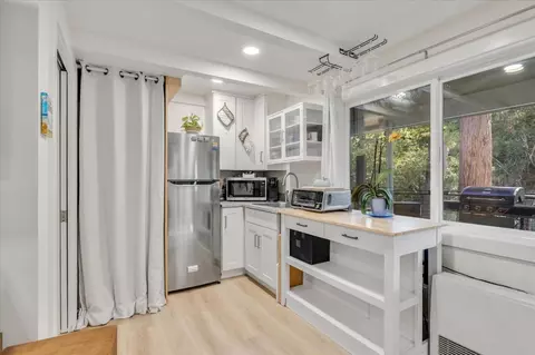 Kitchen - 539 Riverview Dr, Capitola, CA 95010 photo 3 of 3