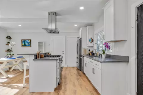 Kitchen - 539 Riverview Dr, Capitola, CA 95010 photo 1 of 3