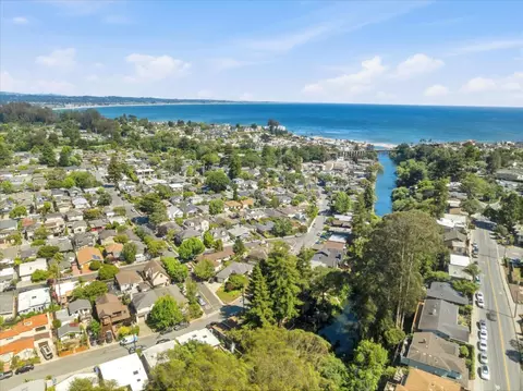 View/Area - 539 Riverview Dr, Capitola, CA 95010 photo 5 of 6