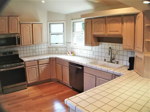Kitchen - 430-434 Franklin St, Mountain View, CA 94041 photo 2 of 9