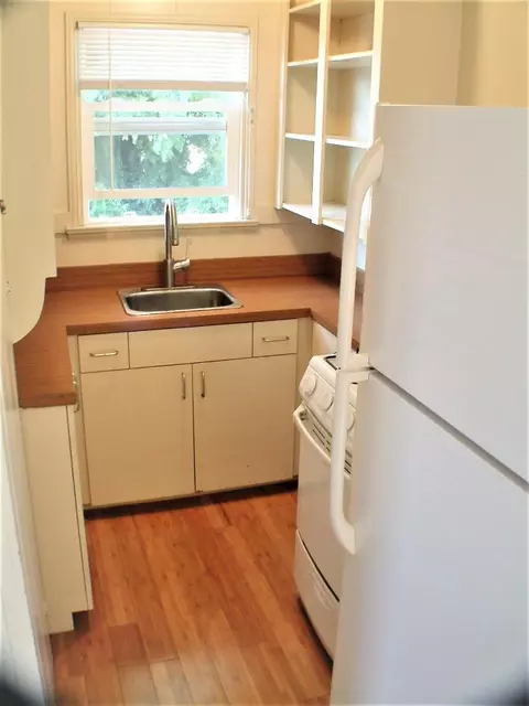 Kitchen - 430-434 Franklin St, Mountain View, CA 94041 photo 7 of 9