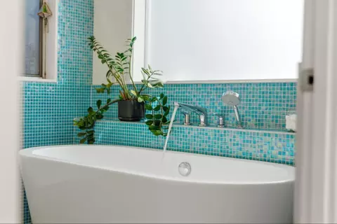 Bath - 5300 Glen Haven Rd, Soquel, CA 95073 photo 4 of 7