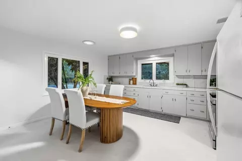 Dining - 5300 Glen Haven Rd, Soquel, CA 95073 photo 5 of 6
