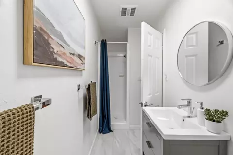 Bath - 5300 Glen Haven Rd, Soquel, CA 95073 photo 7 of 7