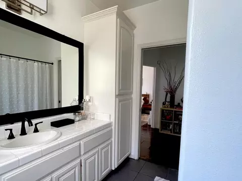 Bath - 231 Montclair Ln, Salinas, CA 93906 photo 1 of 4