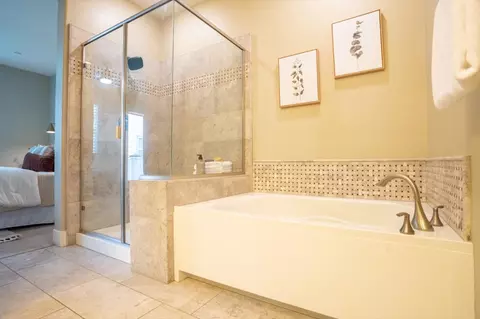 Bath - 4027 Clare St, Dublin, CA 94568 photo 2 of 6