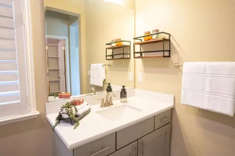 Bath - 4027 Clare St, Dublin, CA 94568 photo 4 of 6