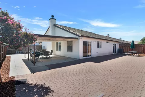 Exterior - 1093 Lambdin St, Manteca, CA 95336 photo 6 of 9