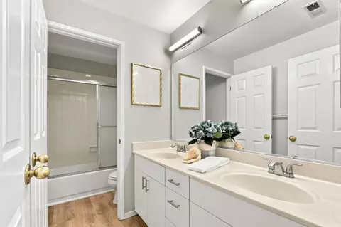 Bath - 172 Ada Ave 10, Mountain View, CA 94043 photo 2 of 2