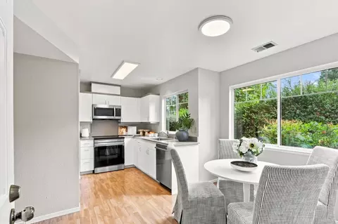 Dining - 172 Ada Ave 10, Mountain View, CA 94043 photo 2 of 3