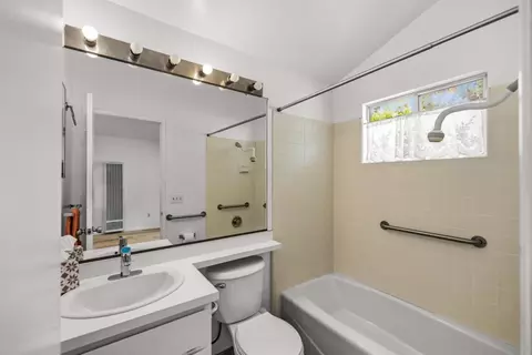 Bath - 25455 Canada Valley Dr, Carmel, CA 93923 photo 4 of 4
