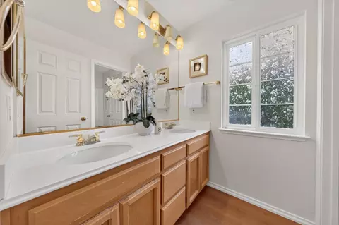 Bath - 92 Outlook Cir, Pacifica, CA 94044 photo 5 of 7