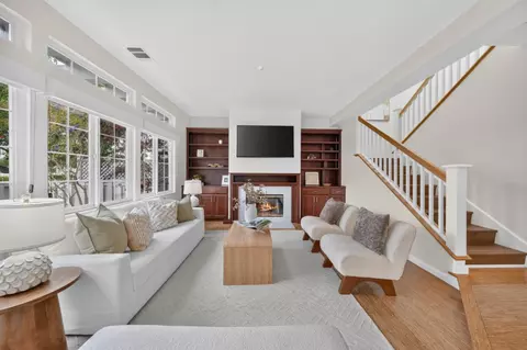 Living - 92 Outlook Cir, Pacifica, CA 94044 photo 2 of 3